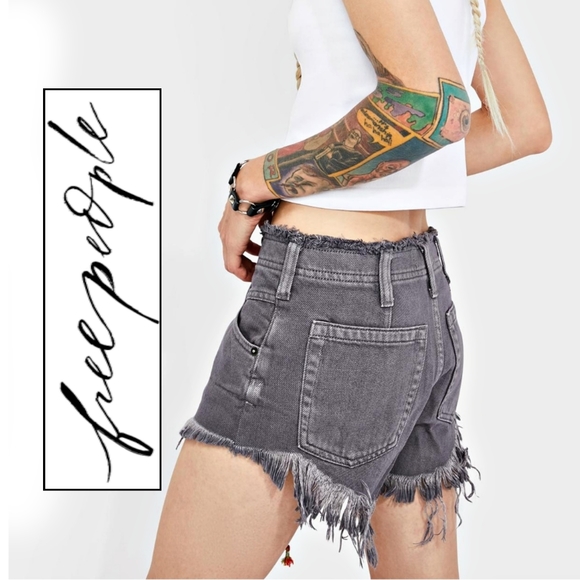 FREE PEOPLE + DOLLS KILL | Cutoff Lace-Up Frayed Hems Jean Shorts Size: 27 - Picture 3 of 3